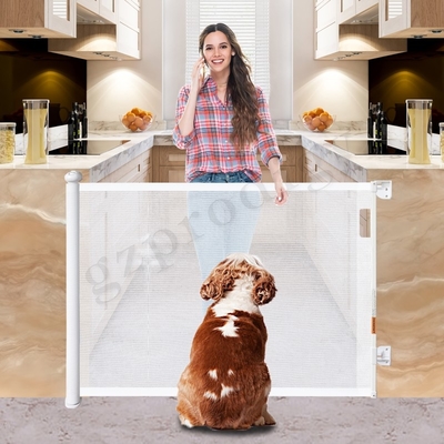 196&quot; Extra Width Retractable Outdoor Pet Gate Roll Up Baby Safety Retractable Gate For Ourdoor And Indoor